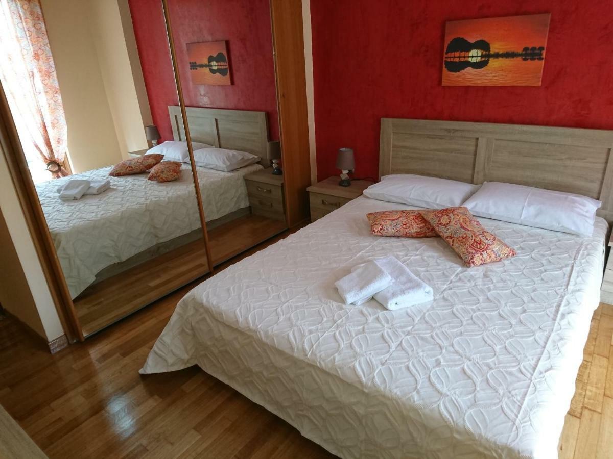 Apartamento de 90 m² en Pagrati, con 2 habitación Atenas Exterior foto